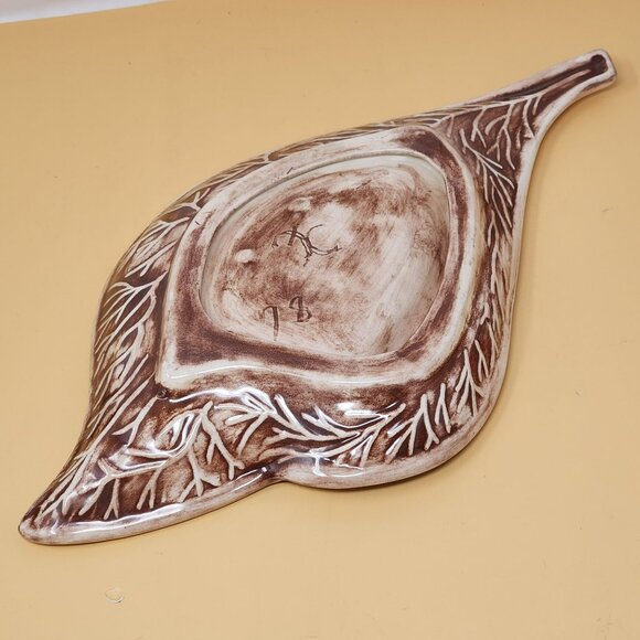 Vintage 1978 Leaf Shaped Ceramic Ashtray Brown and White Retro Mid Century Style - Picture 3 of 8